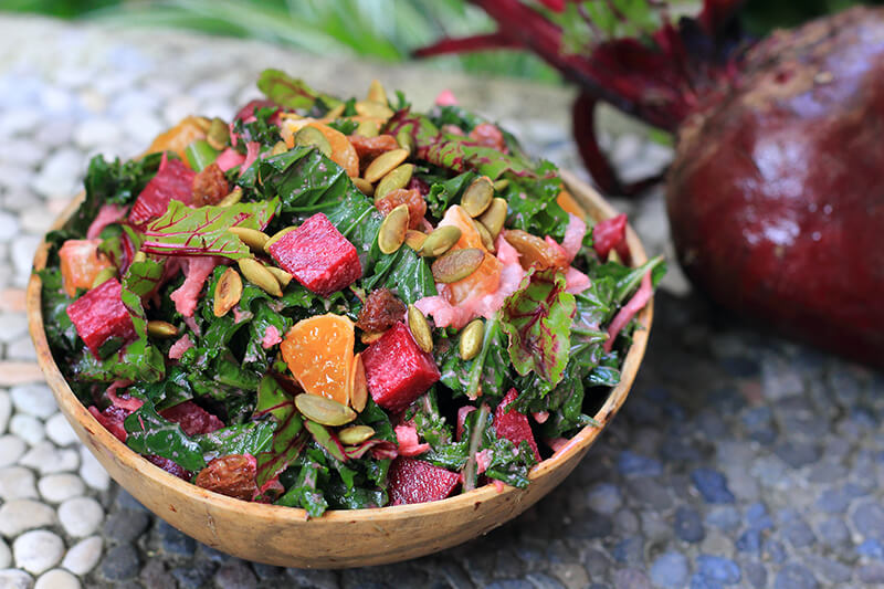 Winterlicher Rote Beete Salat mit Grünkohl & Orange